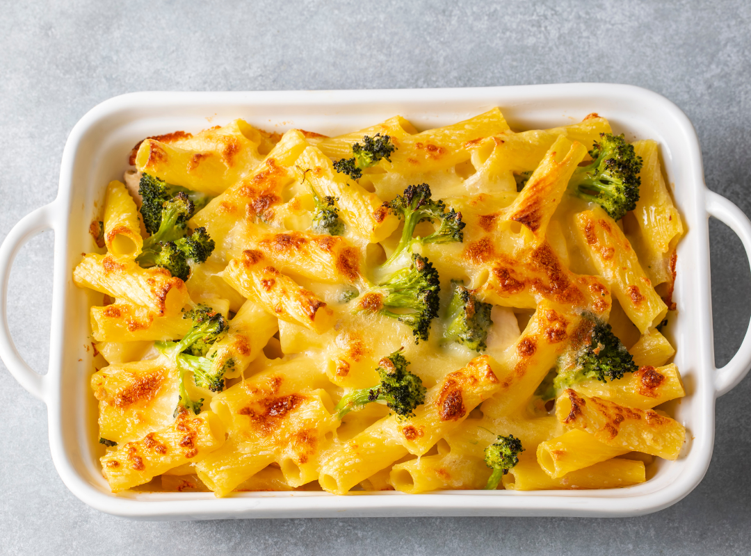 Kip uit de oven met broccoli en pasta