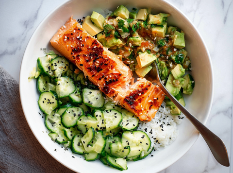 "Bang Bang" Zalm met Avocado & Komkommer Salsa