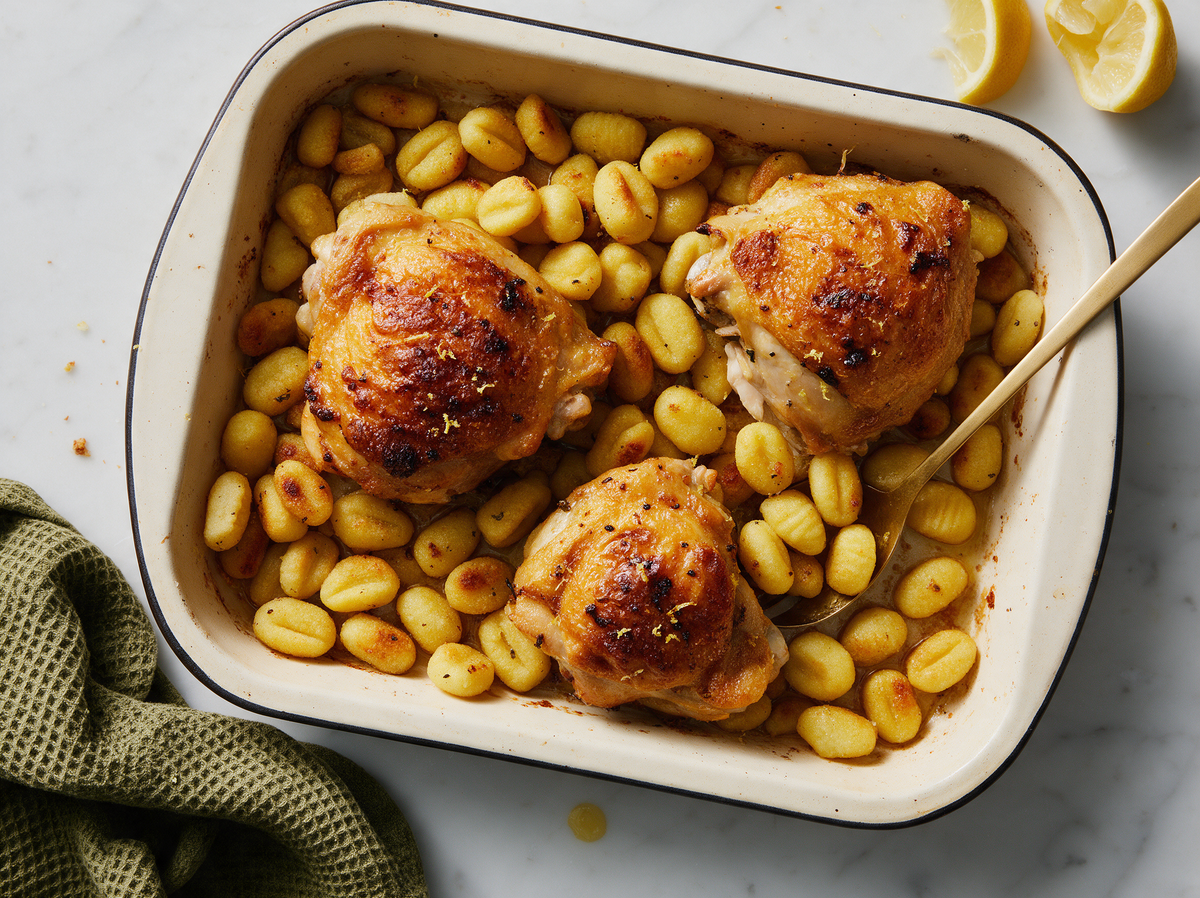 Kippendijen met gnocchi en citroen uit de oven