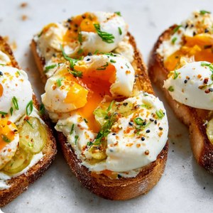 Eitjes op toast met topping